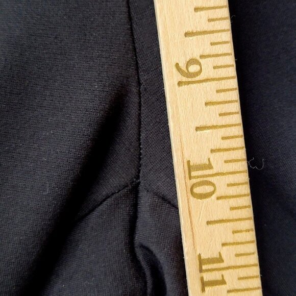 Ann Taylor Capri Leggings Size M 29X25 Ponte Zipper Pockets Elastic Waist - Picture 10 of 12